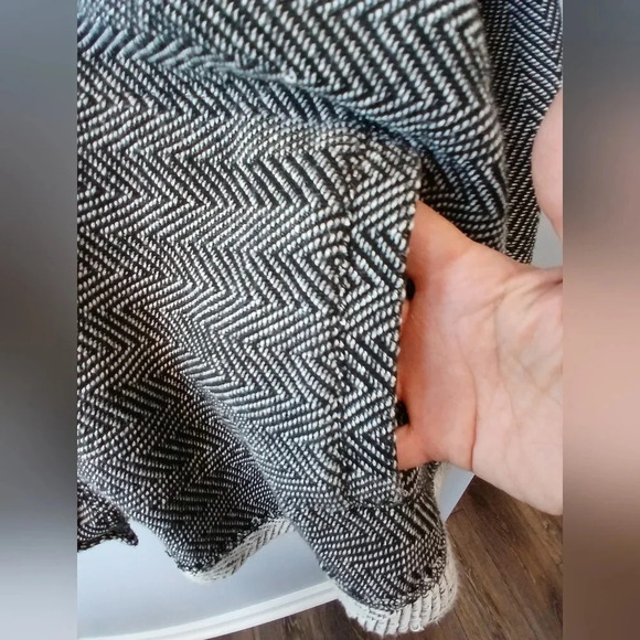 Lucky Brand hooded poncho size M/L black white herringbone pattern pockets - Picture 5 of 9